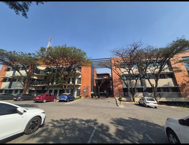158M² OFFICE TO LET IN WOODMEAD